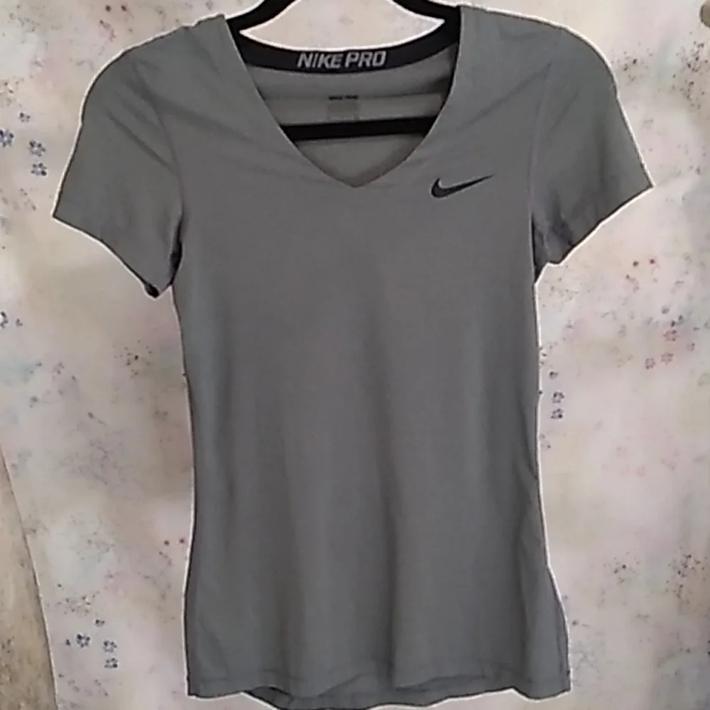Nike Pro Dri-Fit grey v-neck workout, athletic short sleeve t-shirt. Size small - Picture 1 of 7